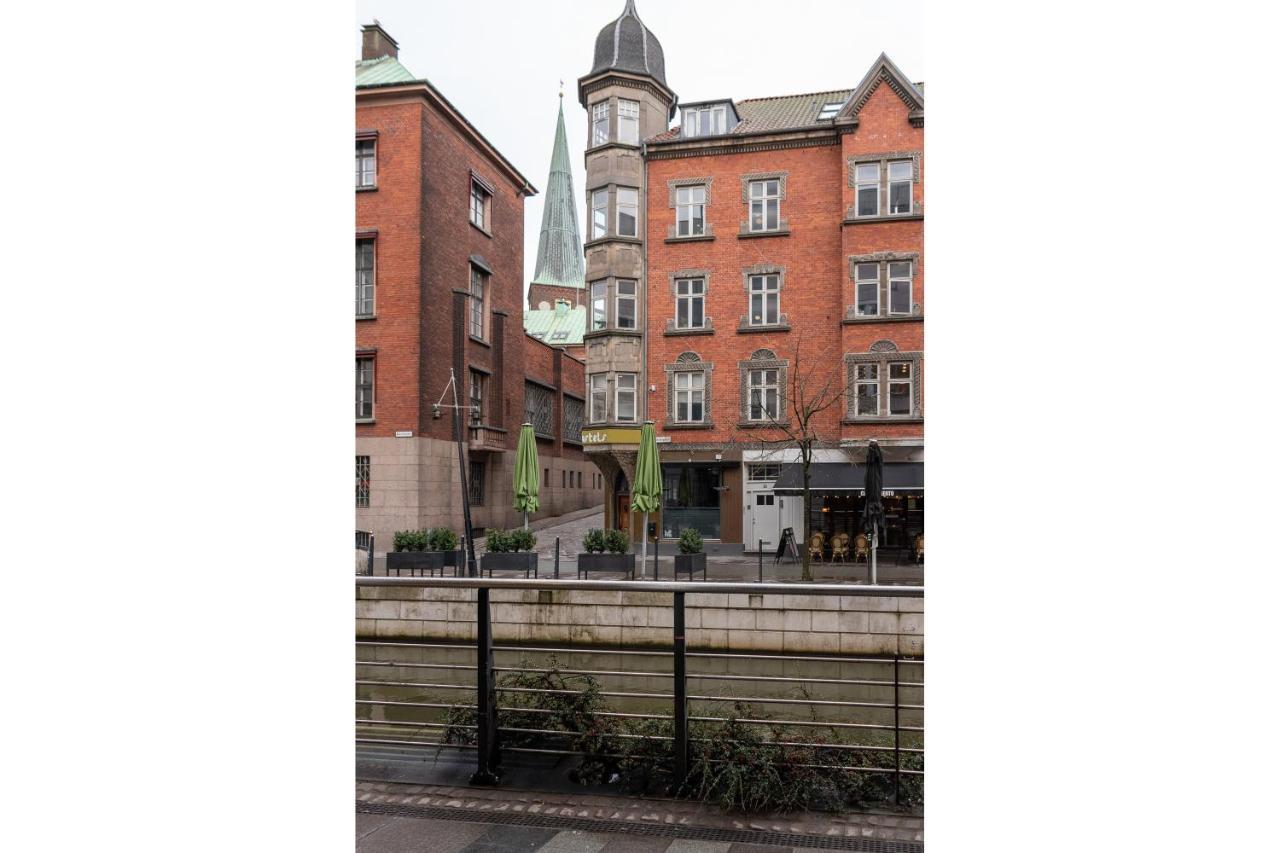 Cosy In The Heart Of *